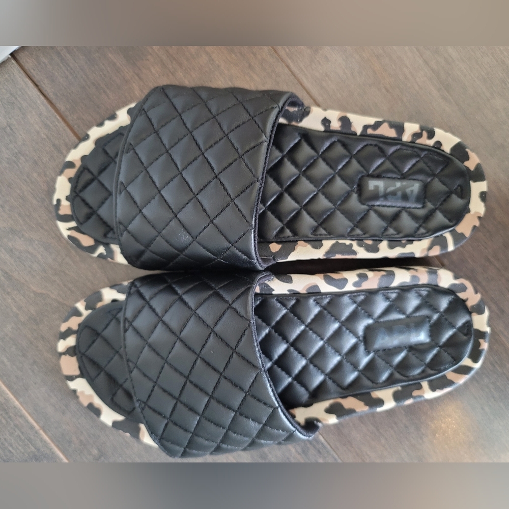 NIB APL Black Leather Quilted Sandals with Leopard Print, Women's Lusso Slide, 7 - Picture 3 of 5